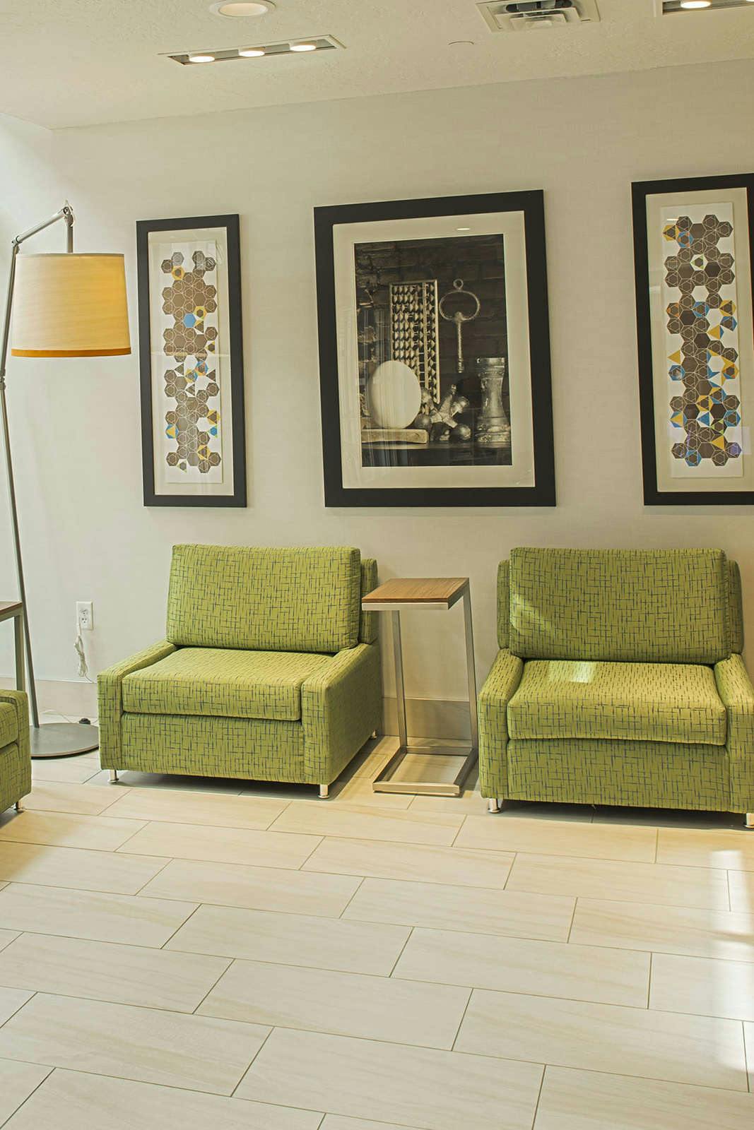 Hotel Holiday Inn Express & Suites Boise Airport photo 3