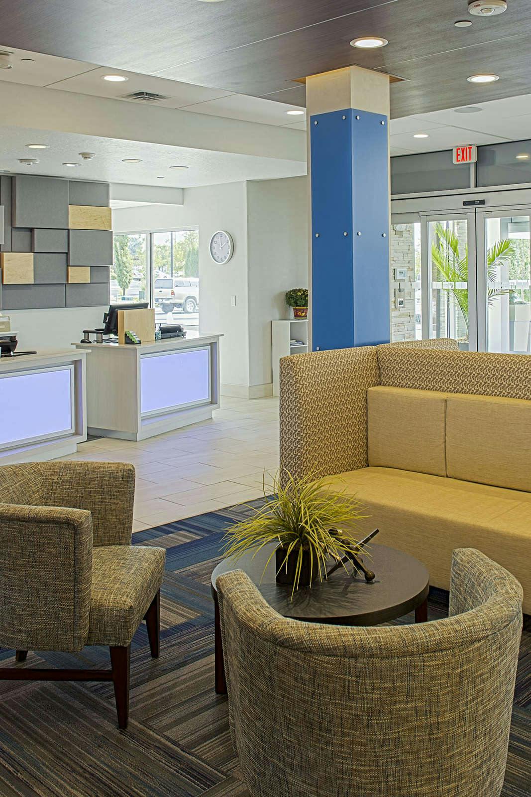 Hotel Holiday Inn Express & Suites Boise Airport photo 4