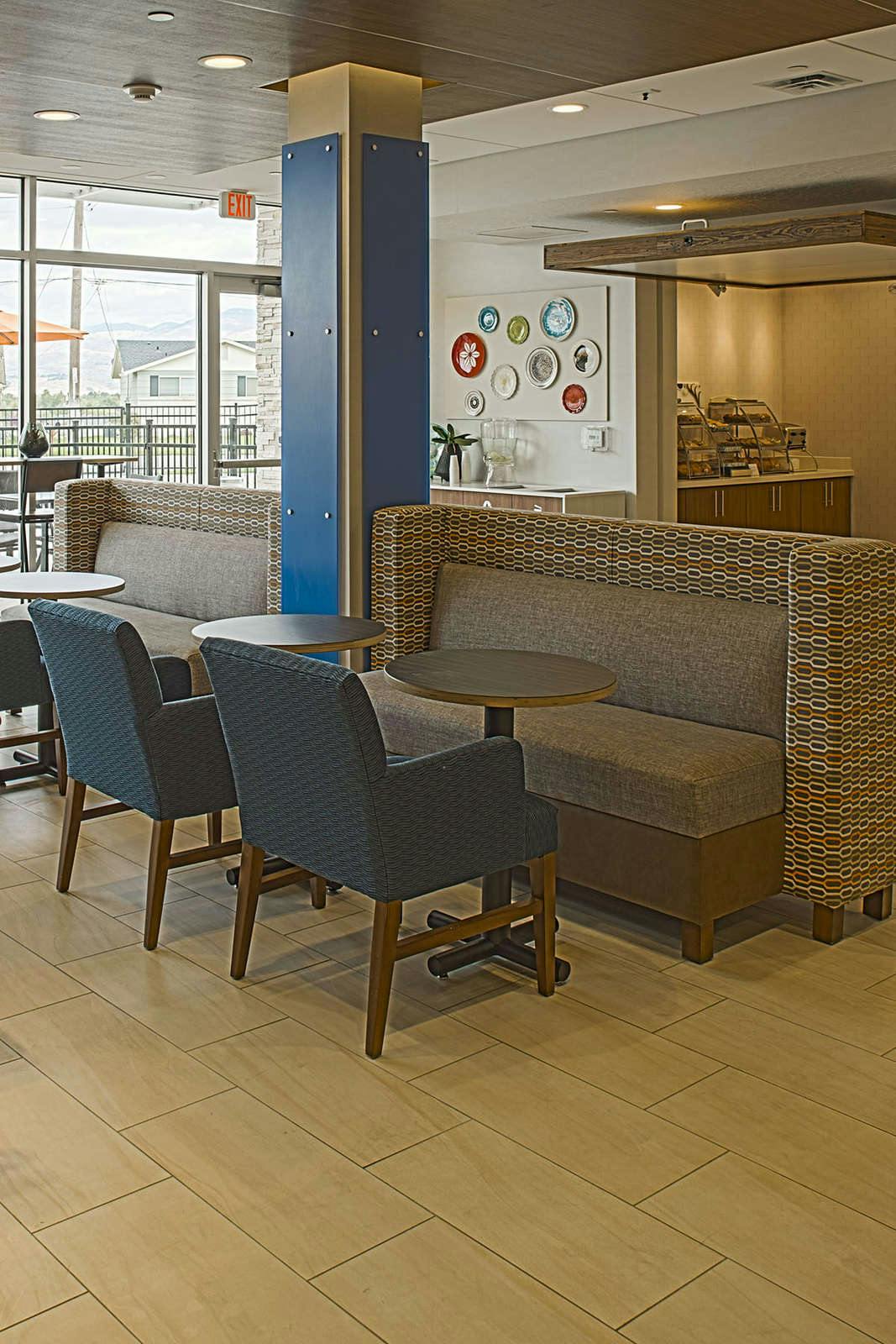 Hotel Holiday Inn Express & Suites Boise Airport photo 5