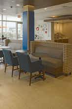 Hotel Holiday Inn Express & Suites Boise Airport photo 5