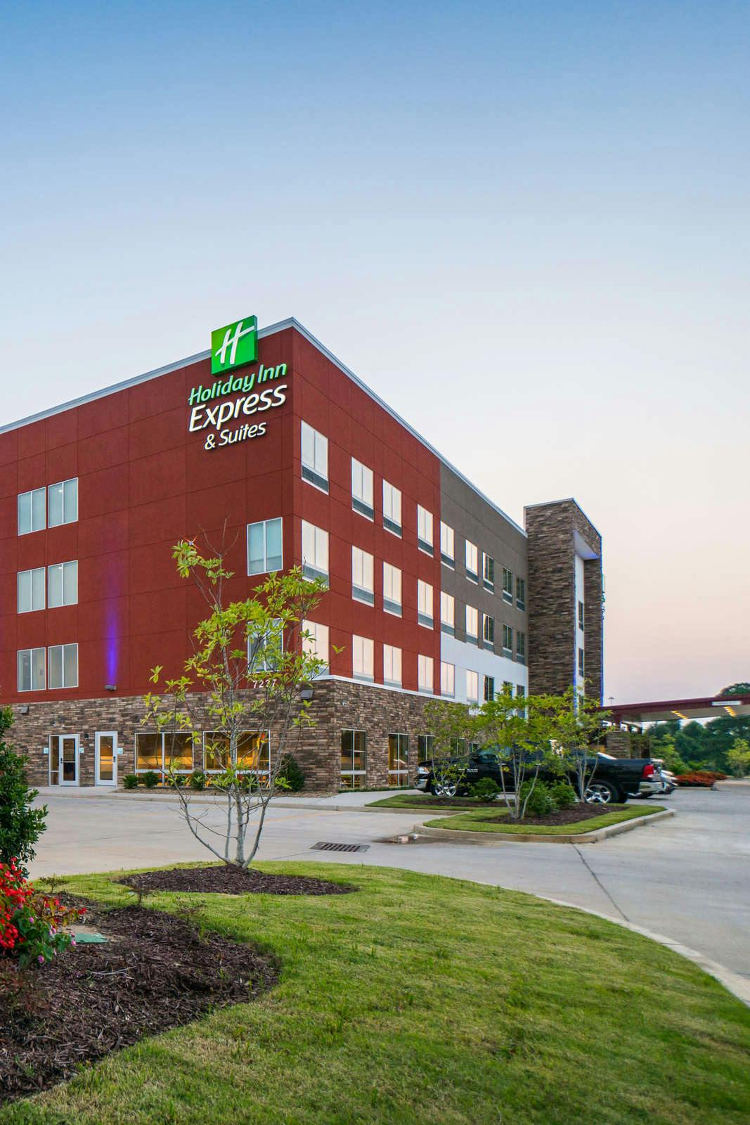 Hotel Holiday Inn Express & Suites Southaven Central - Memphis photo 1