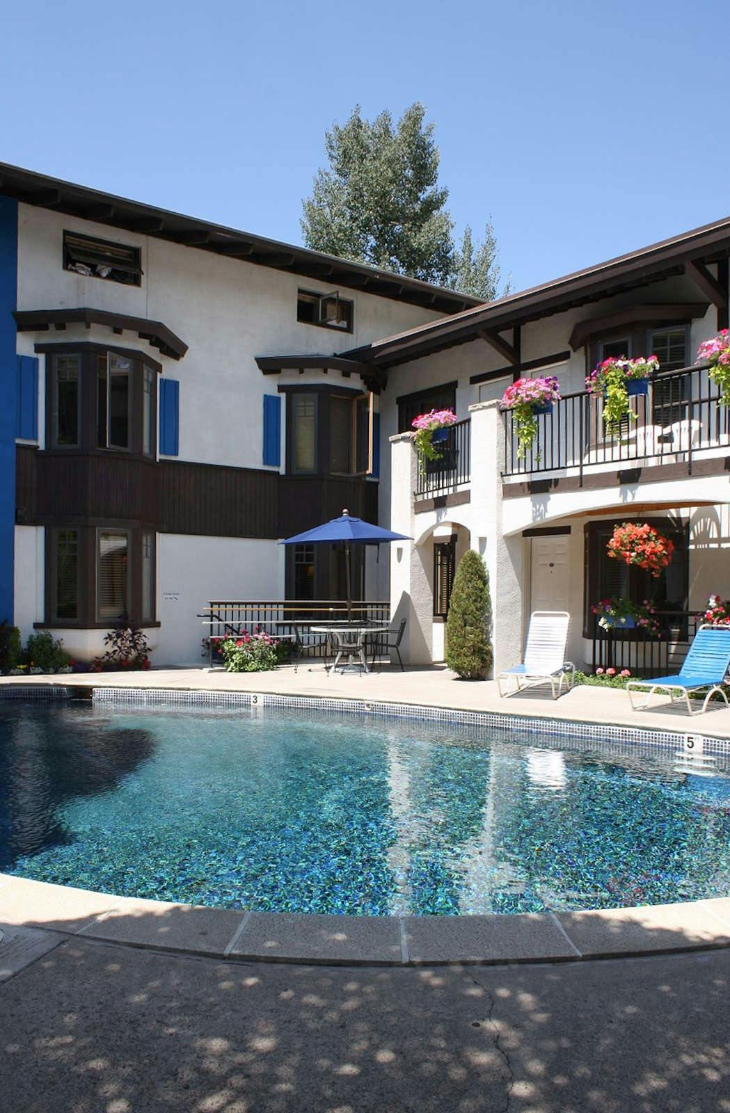 Hotel St. Moritz Lodge & Condominiums photo 1