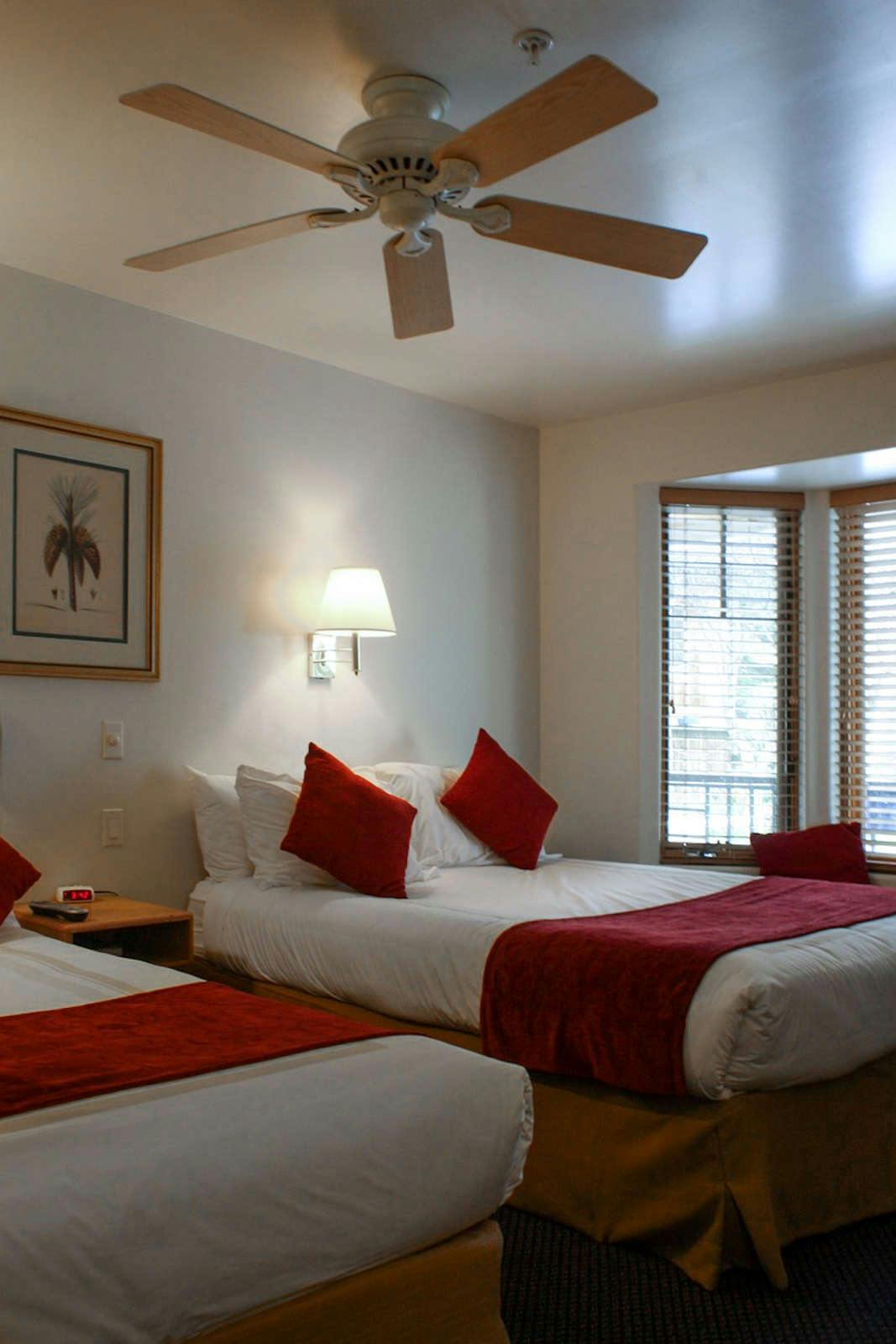 Hotel St. Moritz Lodge & Condominiums photo 2