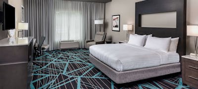 Holiday Inn Express & Suites Charlotte Airport, an IHG Hotel