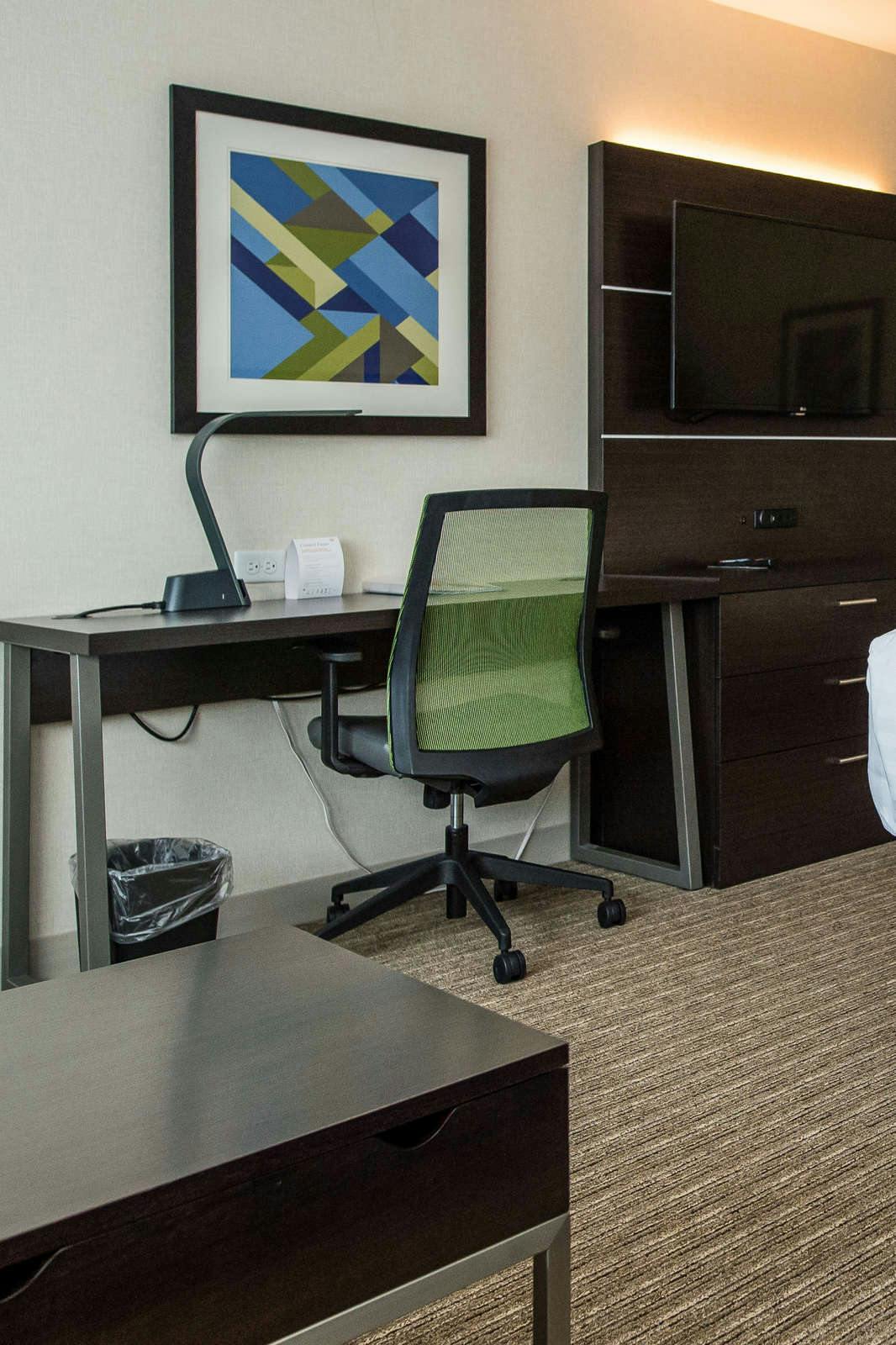 Hotel Holiday Inn Express & Suites Marietta photo 4