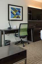 Hotel Holiday Inn Express & Suites Marietta photo 4