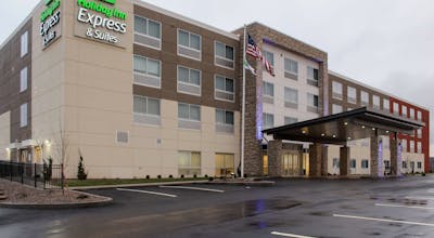Holiday Inn Express & Suites Marietta