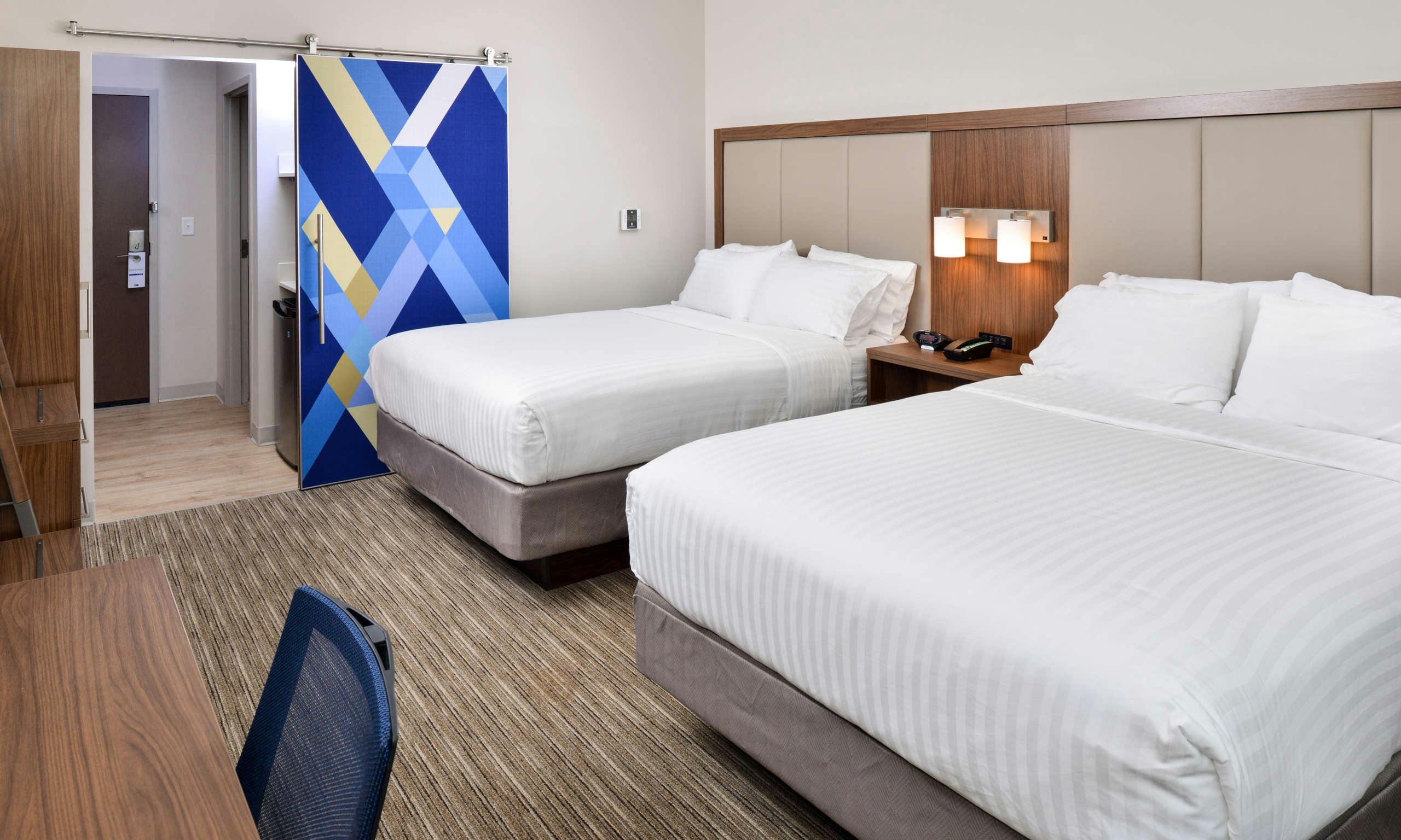 Holiday Inn Express & Suites Madison
