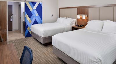 Holiday Inn Express & Suites Madison