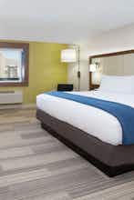Hotel Holiday Inn Express & Suites Cincinnati North Liberty Way photo 1