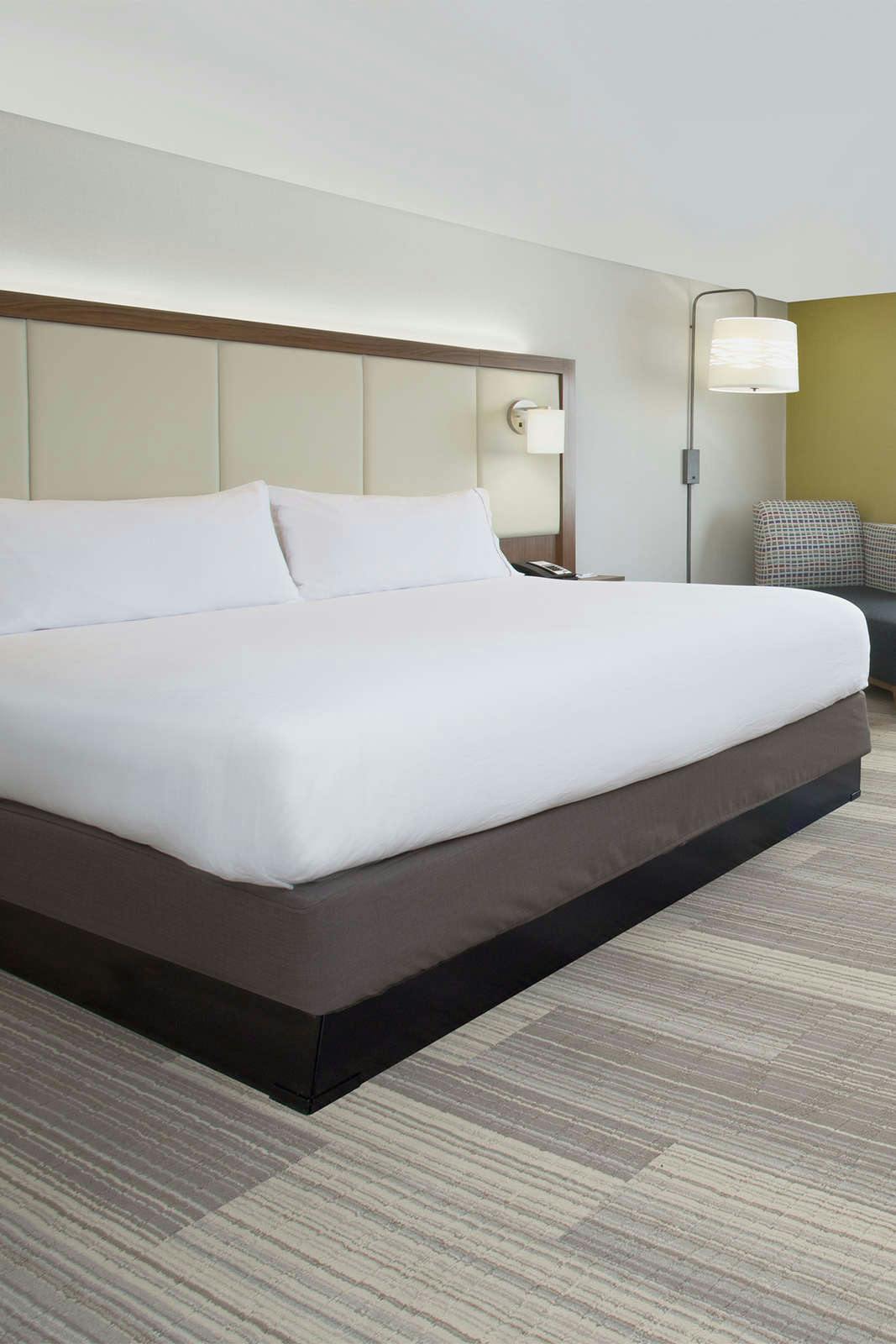 Hotel Holiday Inn Express & Suites Cincinnati Ne Redbank Road photo 3