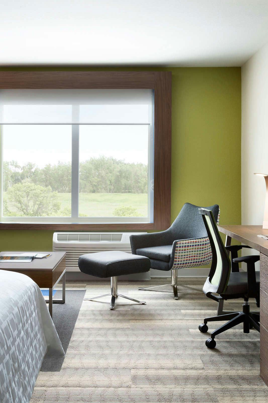 Hotel Holiday Inn Express & Suites Cincinnati South Wilder photo 4