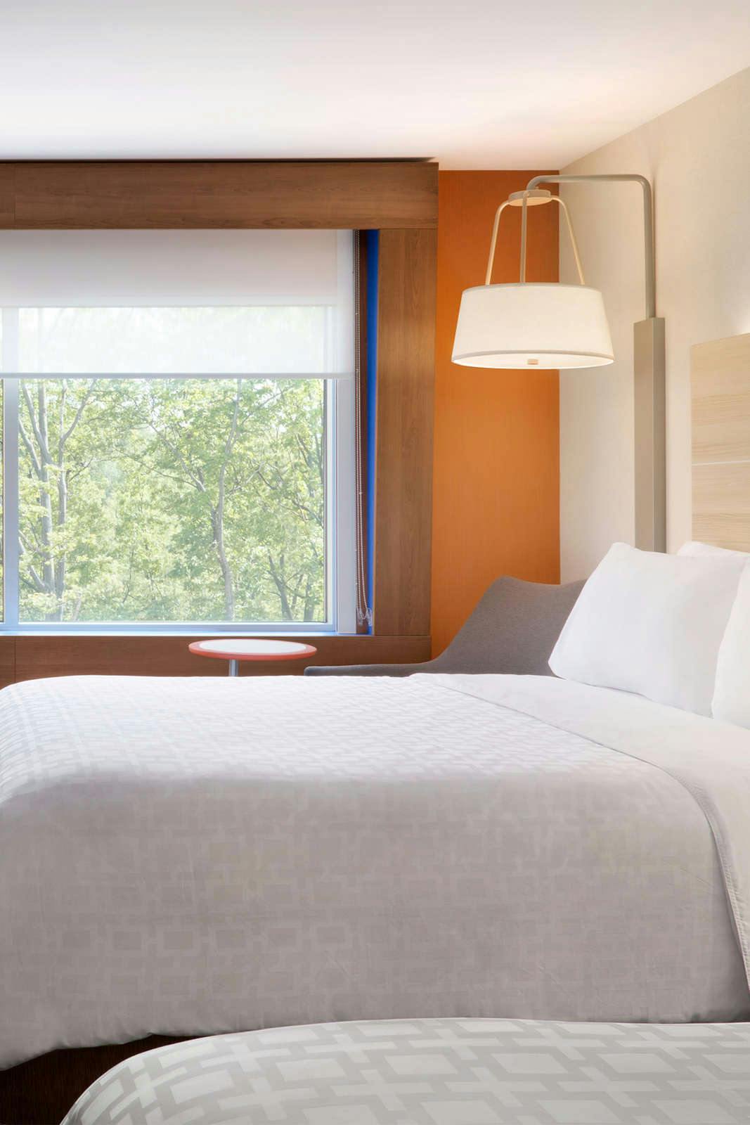 Hotel Holiday Inn Express & Suites Cincinnati South Wilder photo 1