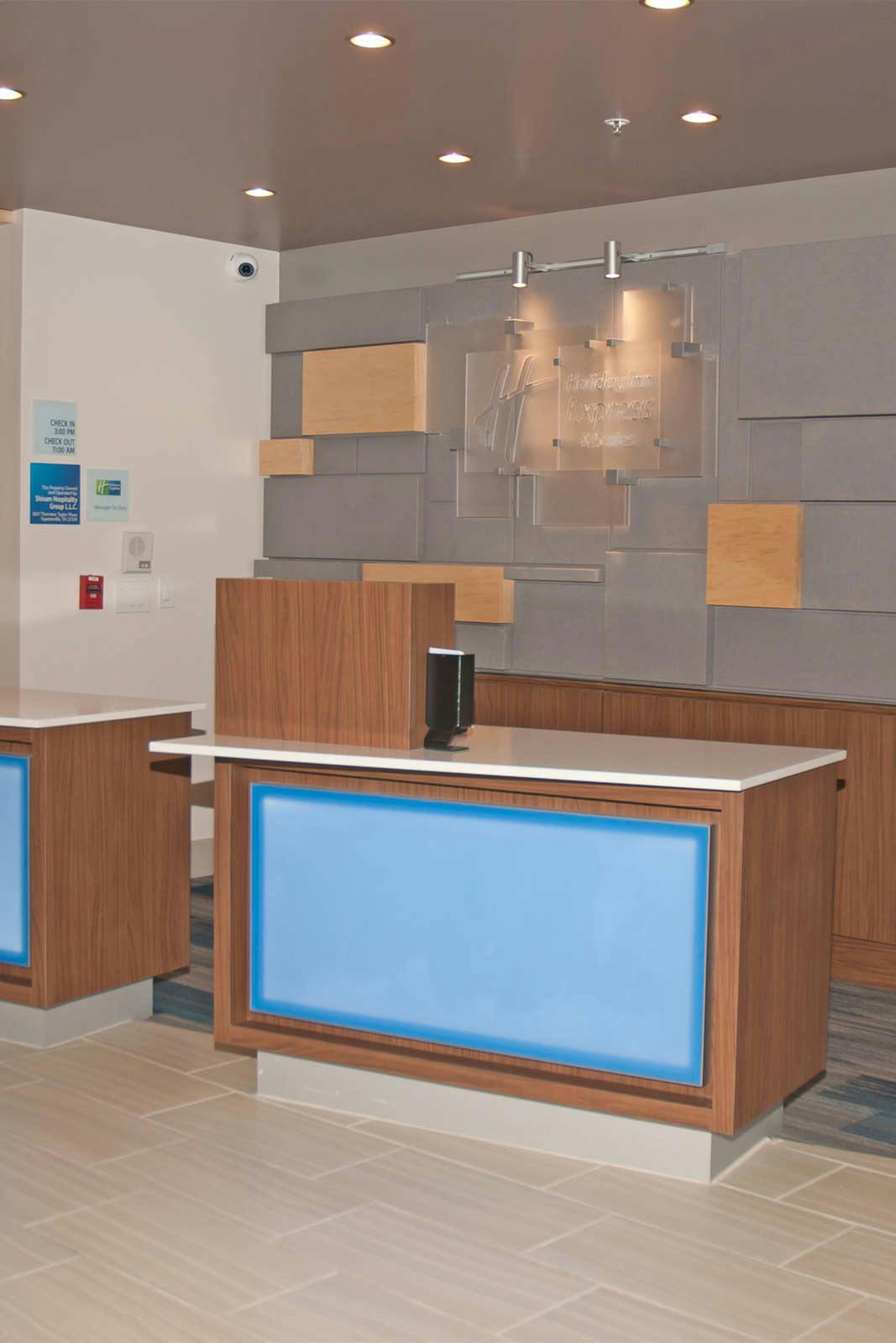 Hotel Holiday Inn Express & Suites Decatur photo 5