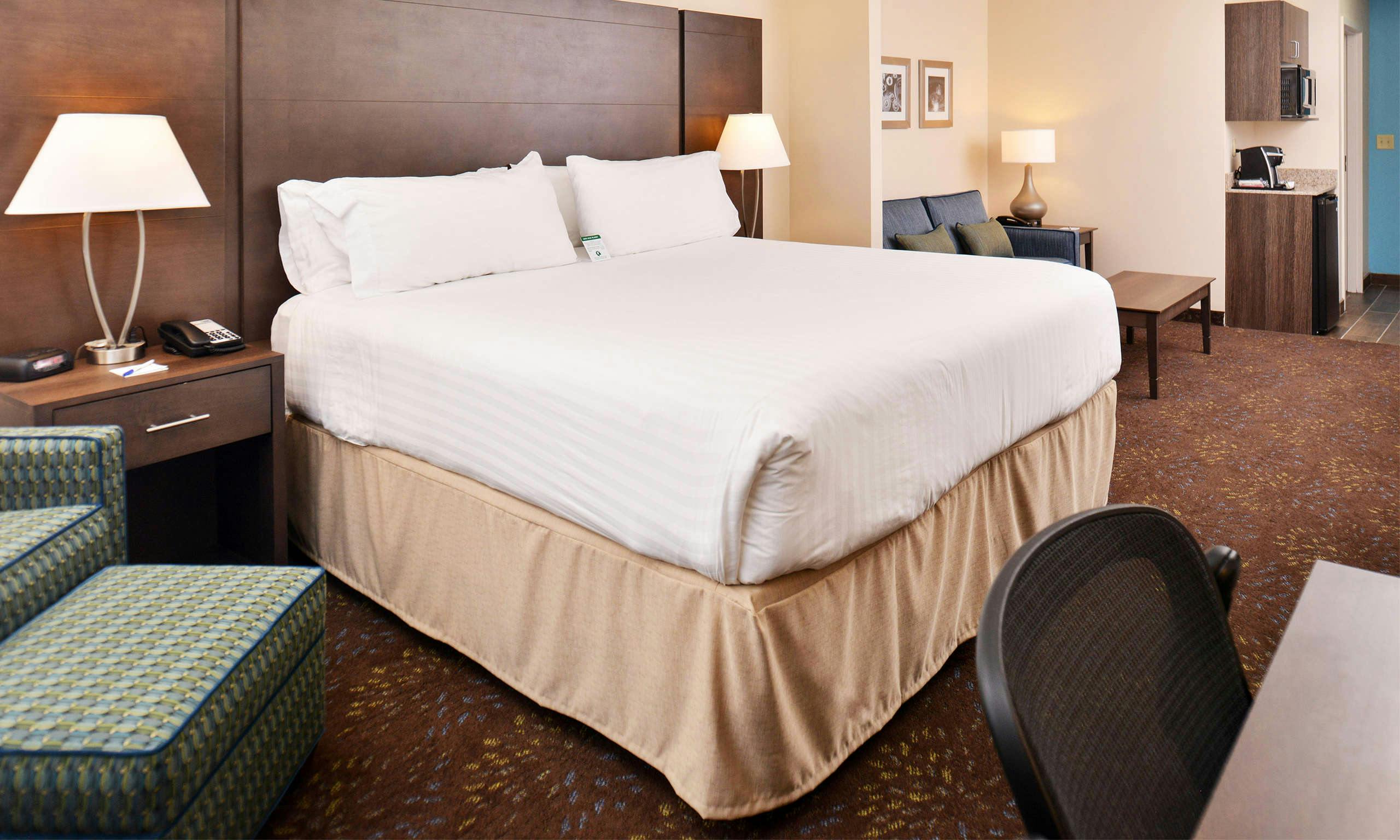 Holiday Inn Express & Suites Dearborn Sw Detroit Area