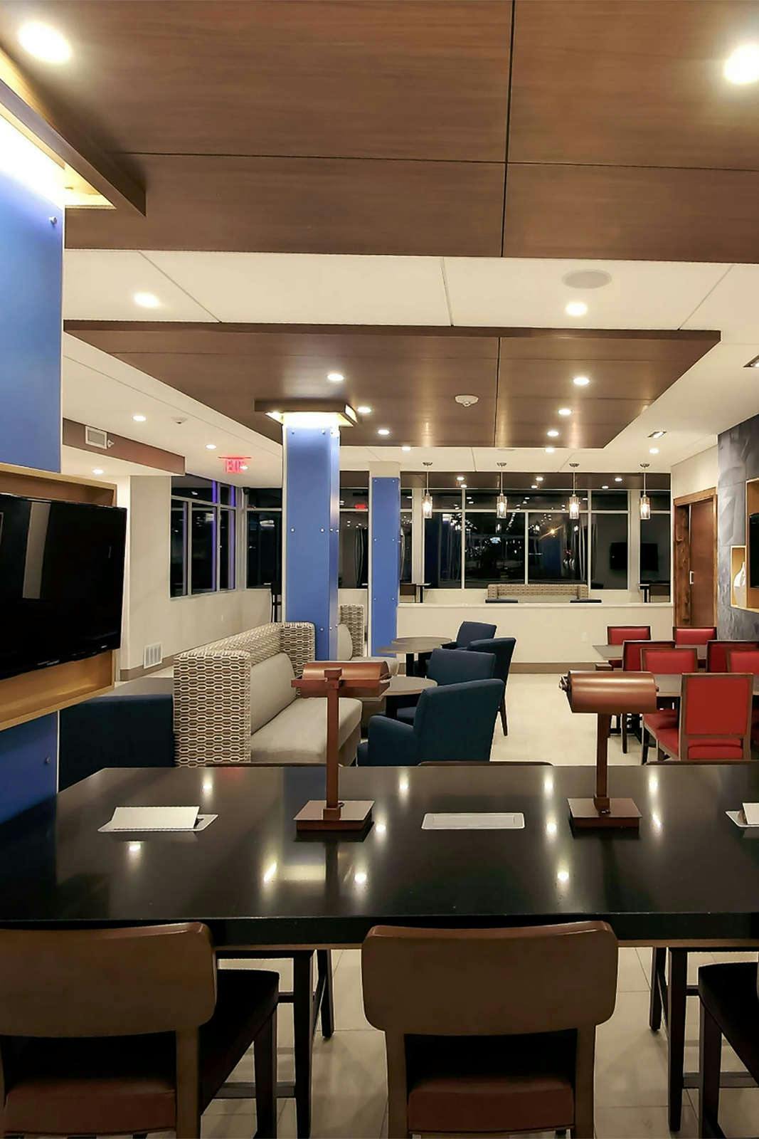 Hotel Holiday Inn Express & Suites Detroit Northwest - Livonia photo 4