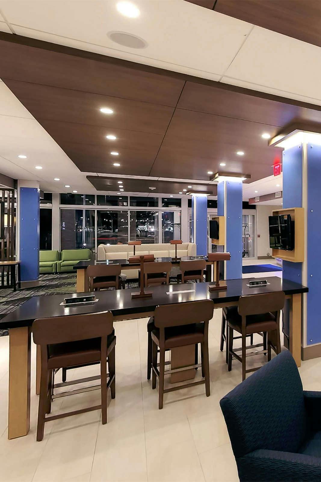 Hotel Holiday Inn Express & Suites Detroit Northwest - Livonia photo 5