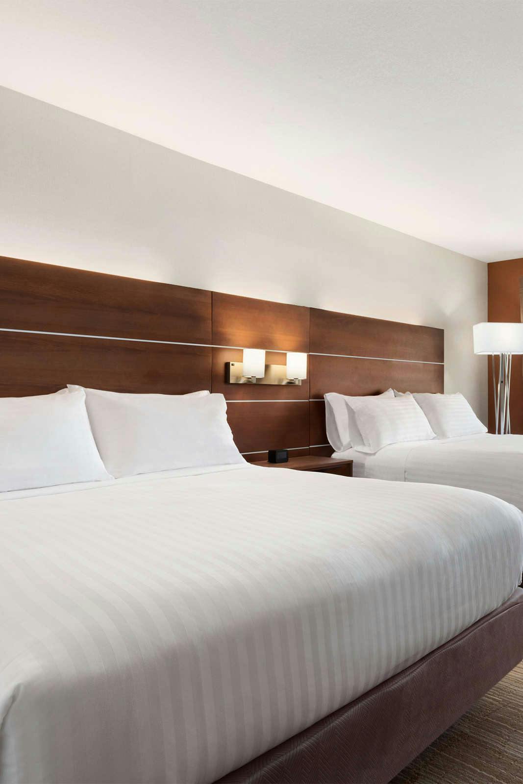 Hotel Holiday Inn Express & Suites Duluth North - Miller Hill photo 1