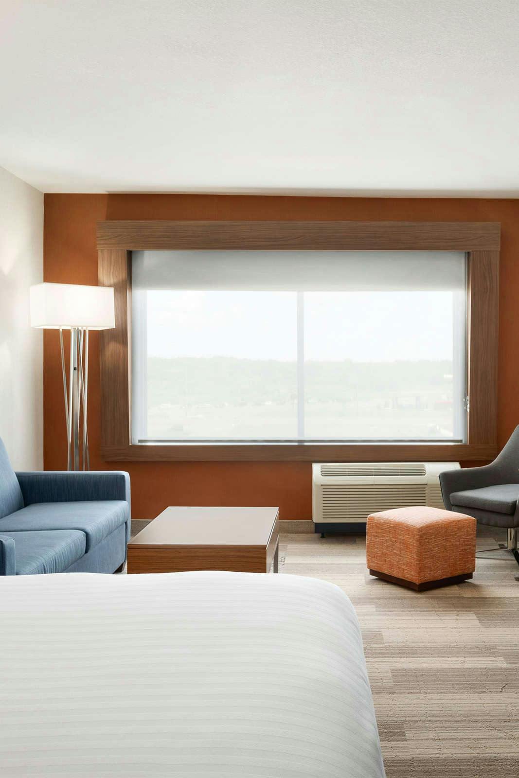 Hotel Holiday Inn Express & Suites Duluth North - Miller Hill photo 3