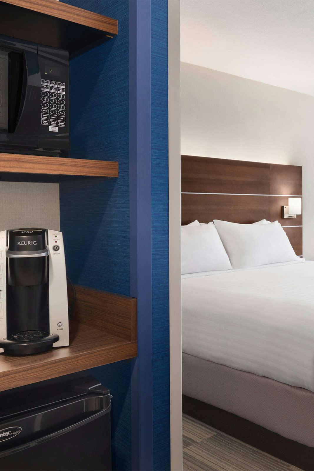 Hotel Holiday Inn Express & Suites Duluth North - Miller Hill photo 2