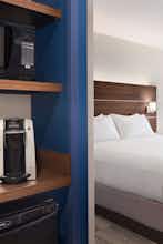 Hotel Holiday Inn Express & Suites Duluth North - Miller Hill photo 2