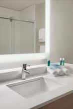 Hotel Holiday Inn Express & Suites Duluth North - Miller Hill photo 5