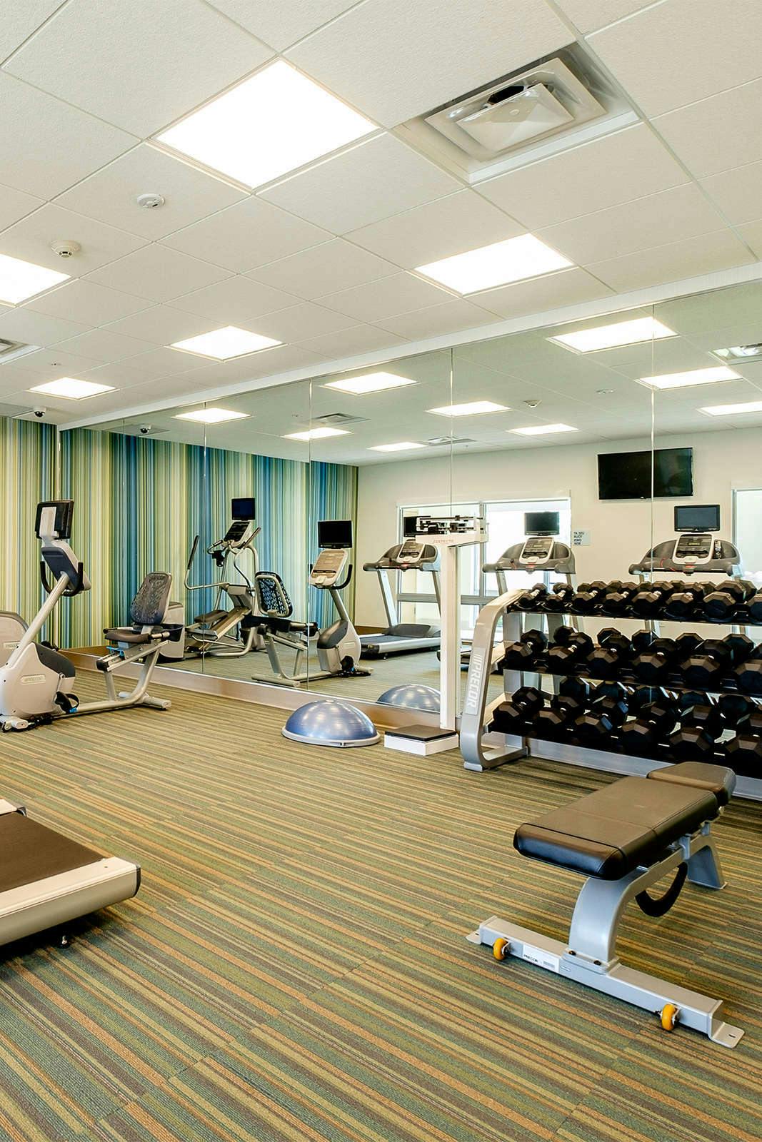 Hotel Holiday Inn Express & Suites Eagan - Minneapolis Area photo 5