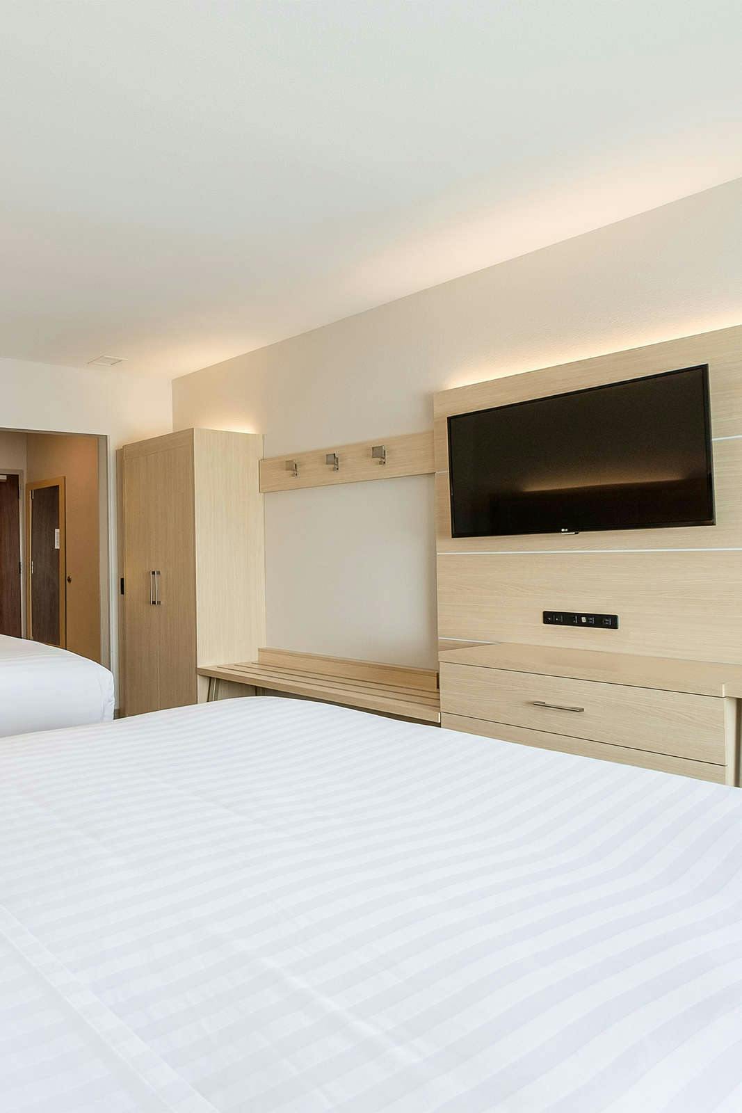 Hotel Holiday Inn Express & Suites Eagan - Minneapolis Area photo 1