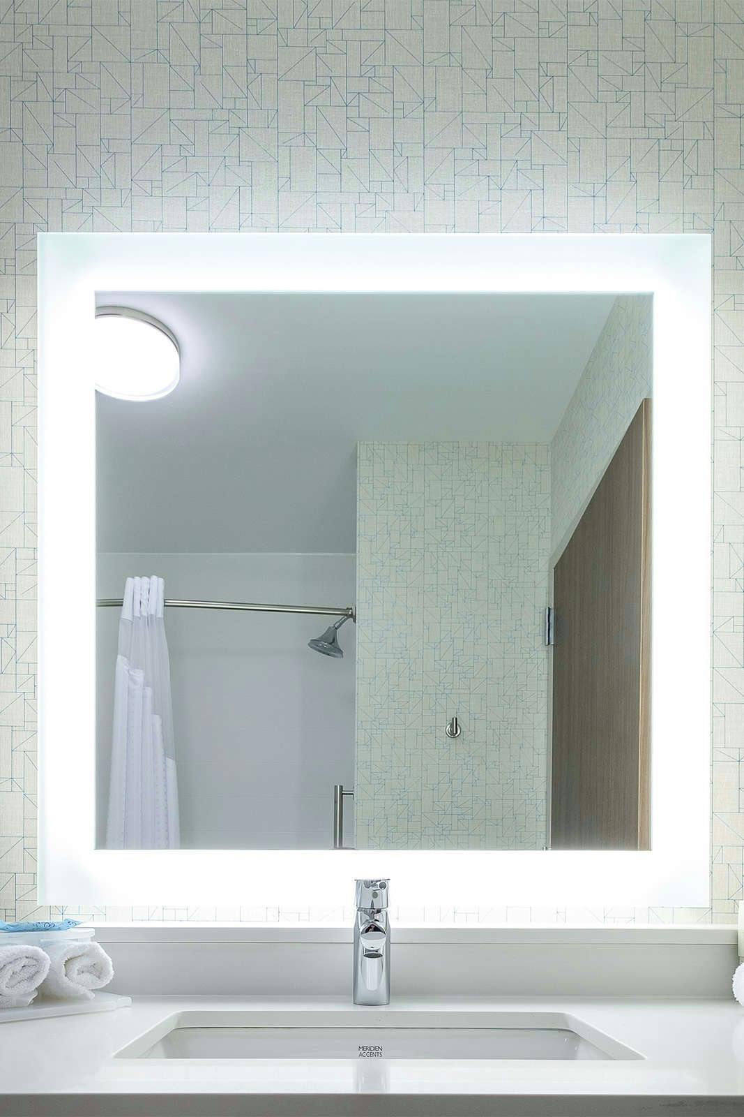 Hotel Holiday Inn Express & Suites Eagan - Minneapolis Area photo 2