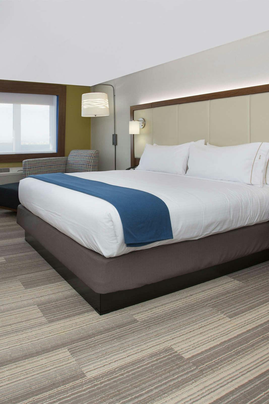 Hotel Holiday Inn Express & Suites Elizabethtown North photo 3