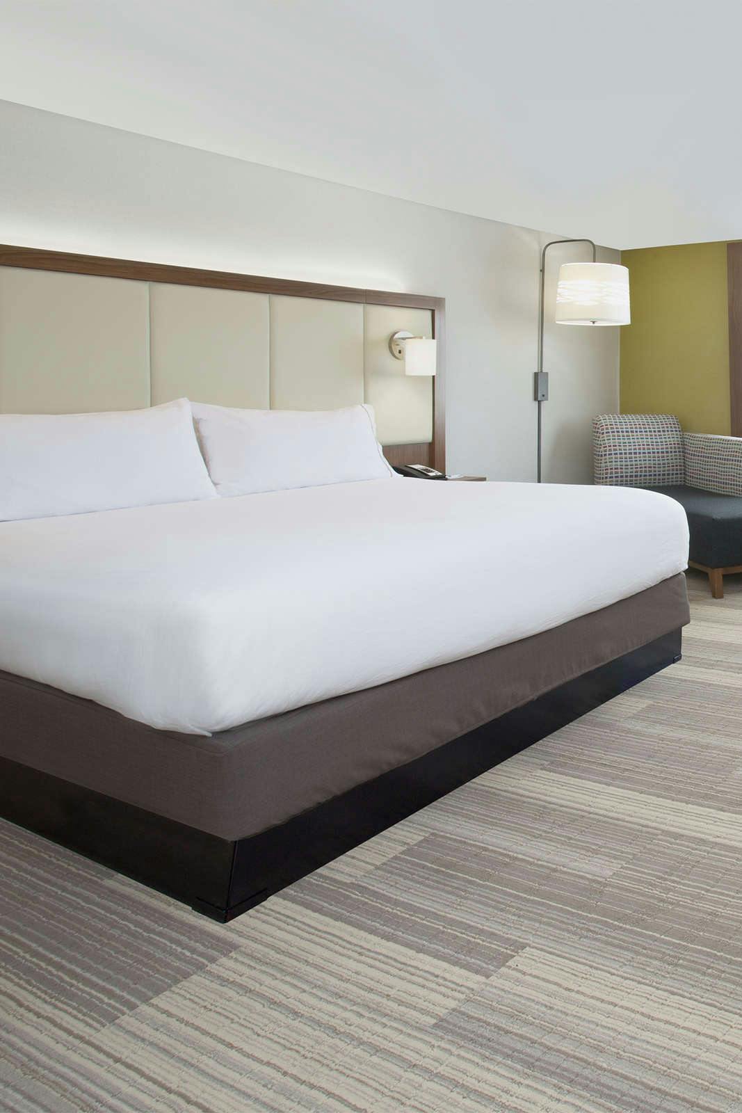 Hotel Holiday Inn Express & Suites Elizabethtown North photo 4