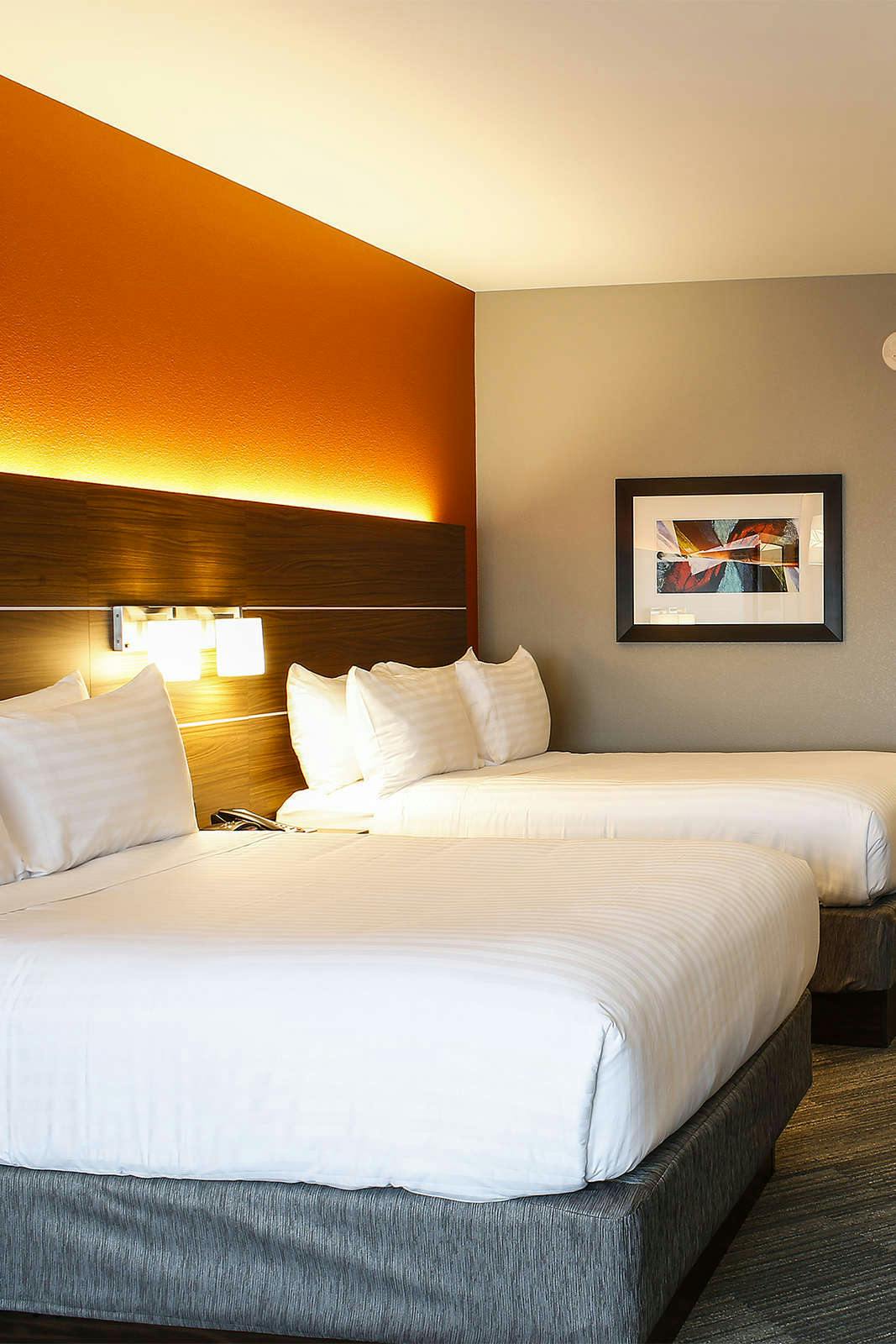 Hotel Holiday Inn Express Evansville photo 2