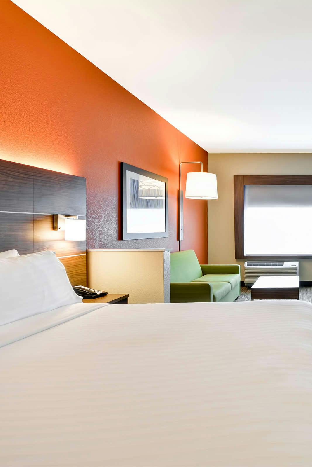 Hotel Holiday Inn Express Evansville photo 1