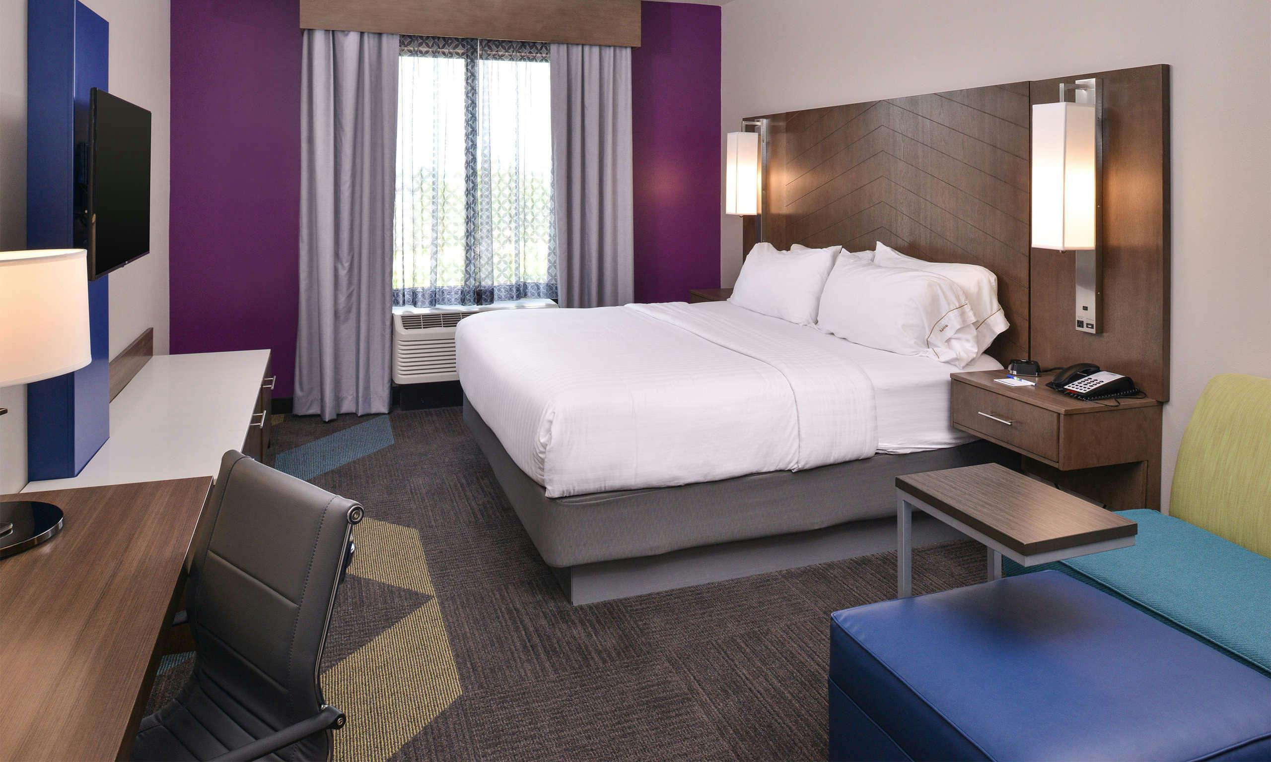 Holiday Inn Express & Suites Bryant - Benton Area
