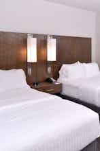 Hotel Holiday Inn Express & Suites Bryant - Benton Area photo 1