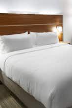 Hotel Holiday Inn Express & Suites Moore photo 4