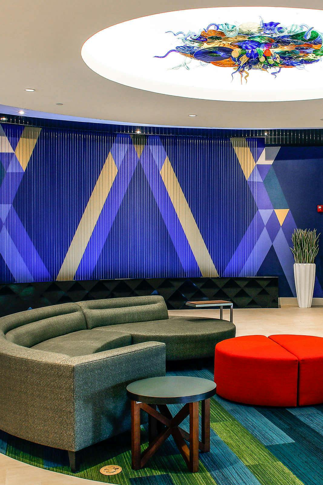 Hotel Holiday Inn Express & Suites Louisville Downtown photo 1