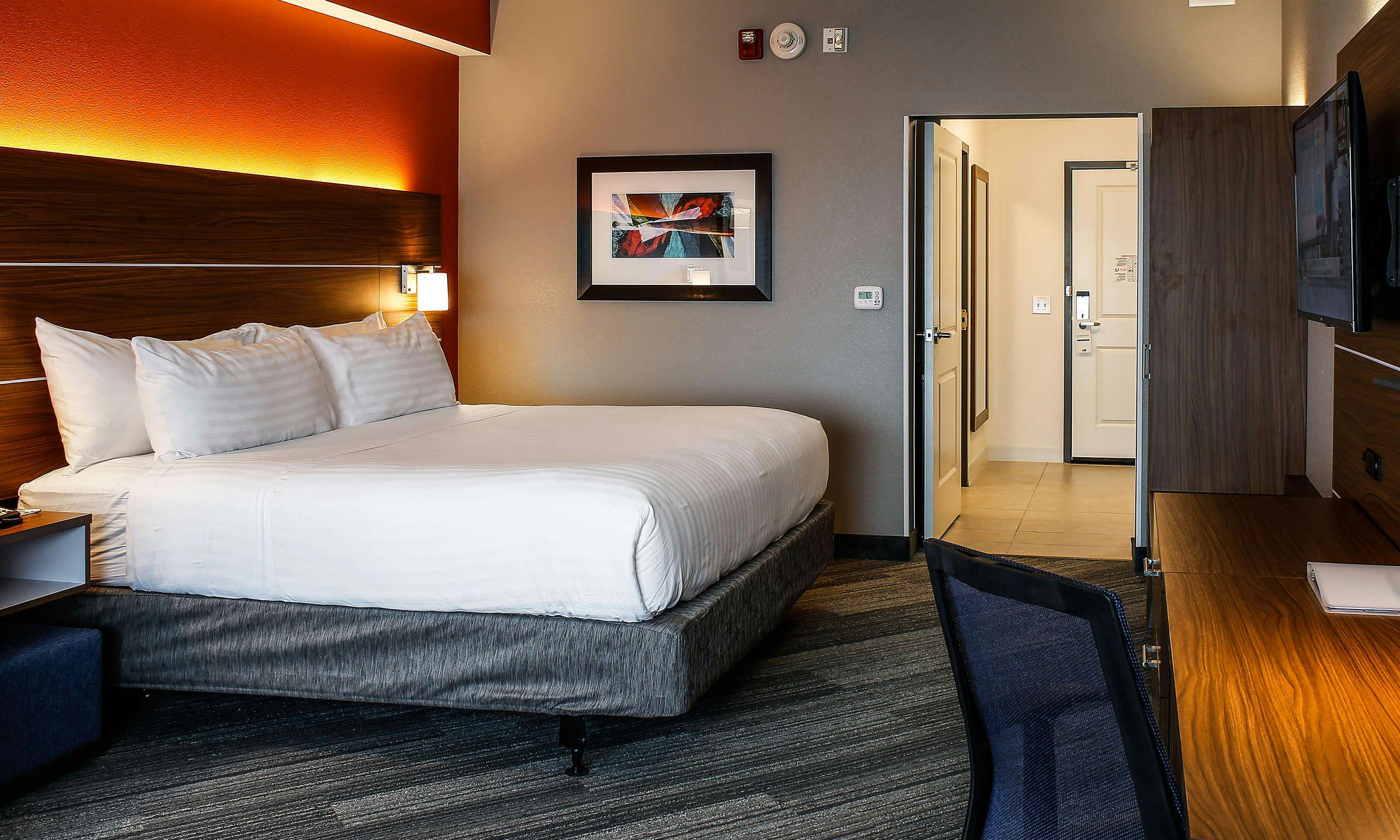 Holiday Inn Express & Suites Louisville Downtown