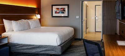 Holiday Inn Express & Suites Louisville Downtown