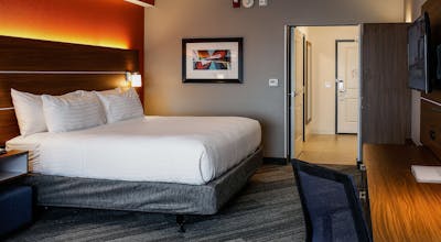 Holiday Inn Express & Suites Louisville Downtown