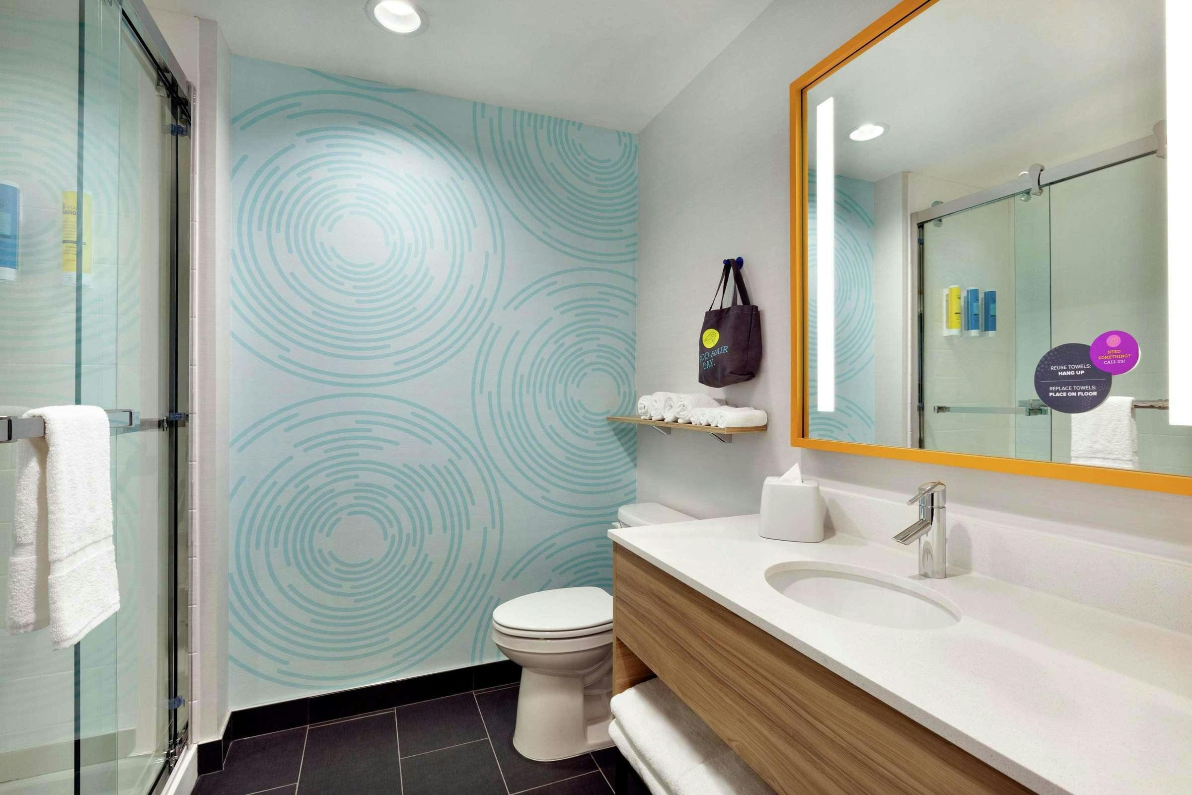 Hotel Tru By Hilton Webster Houston NASA photo 4