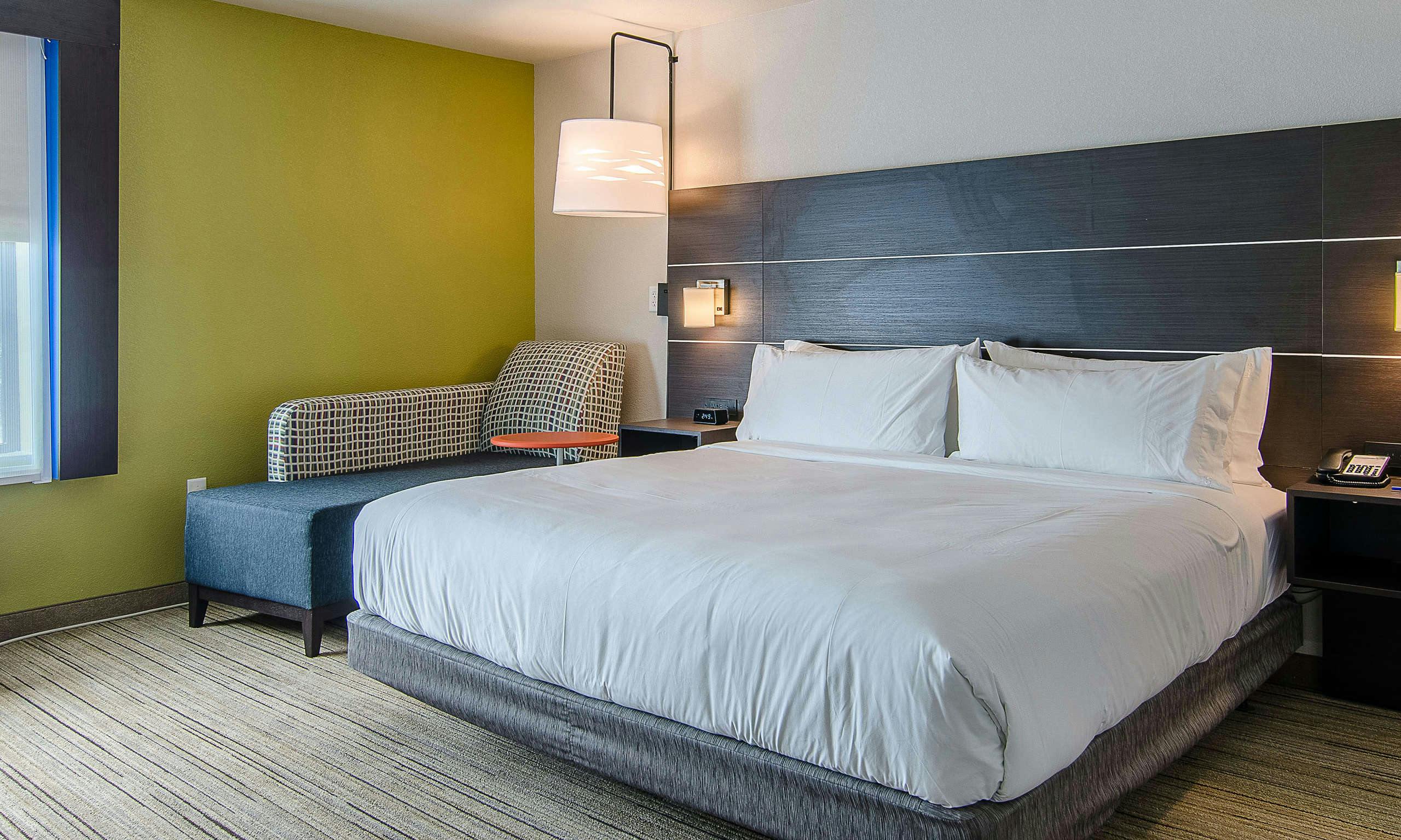 Holiday Inn Express & Suites Atchison