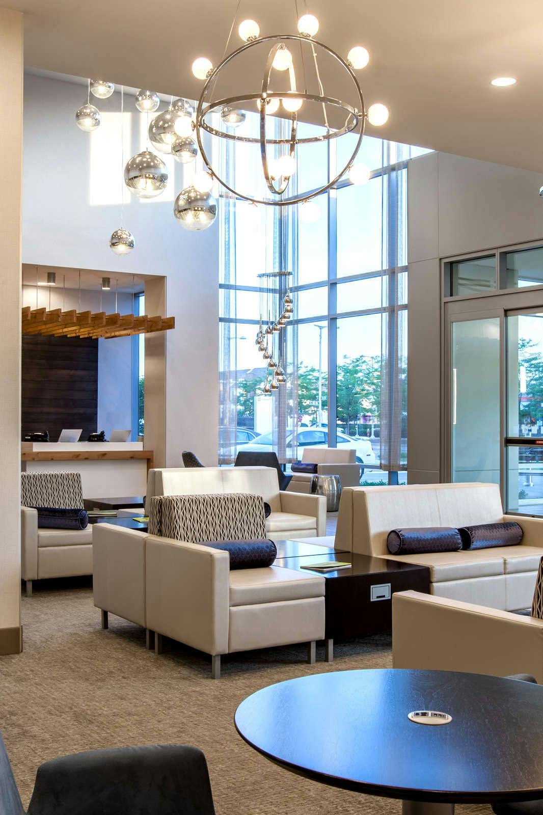 Hotel Holiday Inn Cleveland Clinic photo 1