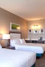 Hotel Holiday Inn Cleveland Clinic photo 3