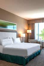 Hotel Holiday Inn Cleveland Clinic photo 2