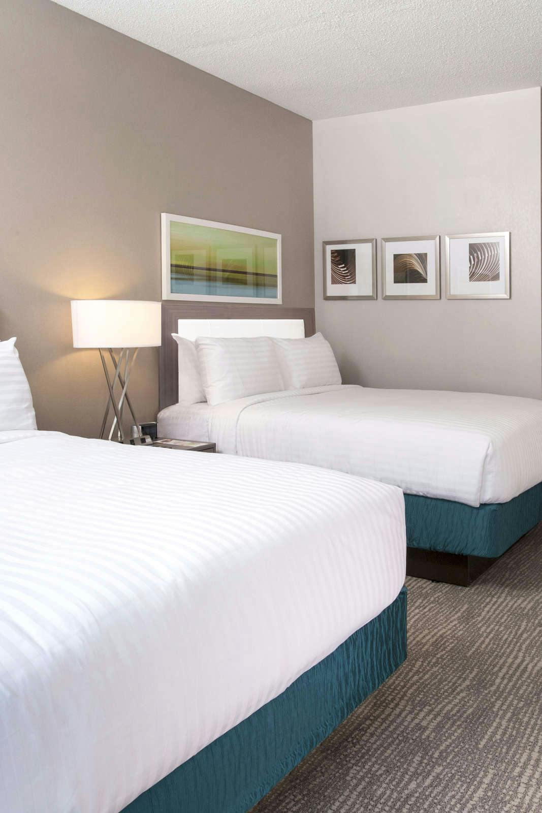 Hotel Holiday Inn Cleveland Clinic photo 4