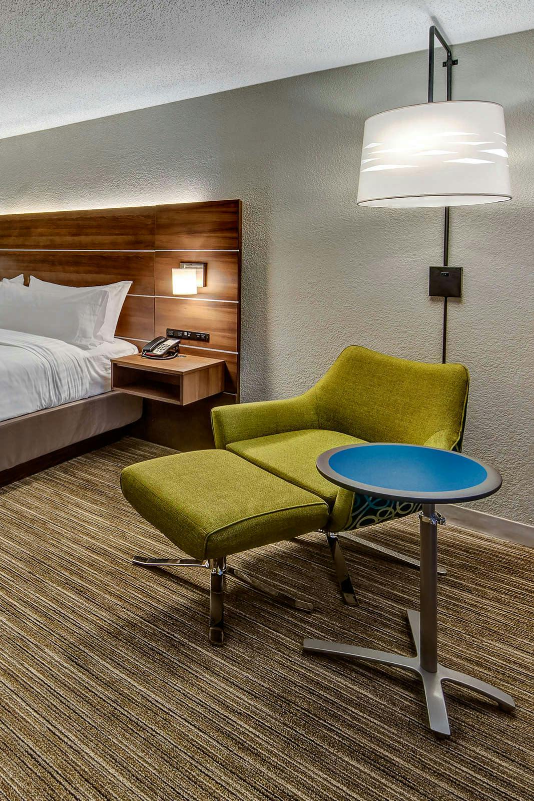 Hotel Holiday Inn Express Louisville Airport Expo Center photo 5