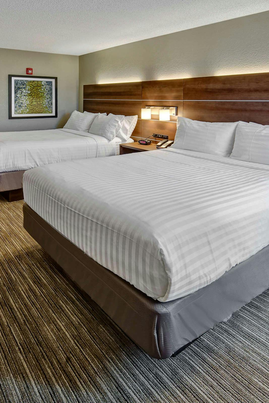 Hotel Holiday Inn Express Louisville Airport Expo Center photo 4