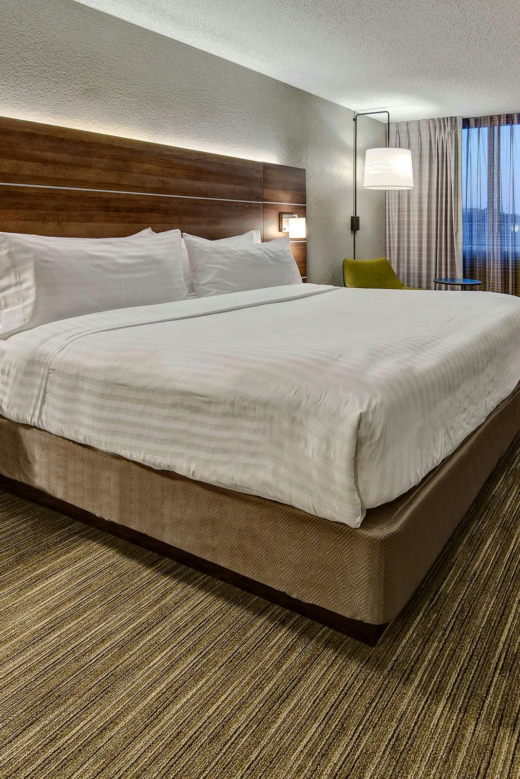 Hotel Holiday Inn Express Louisville Airport Expo Center photo 2