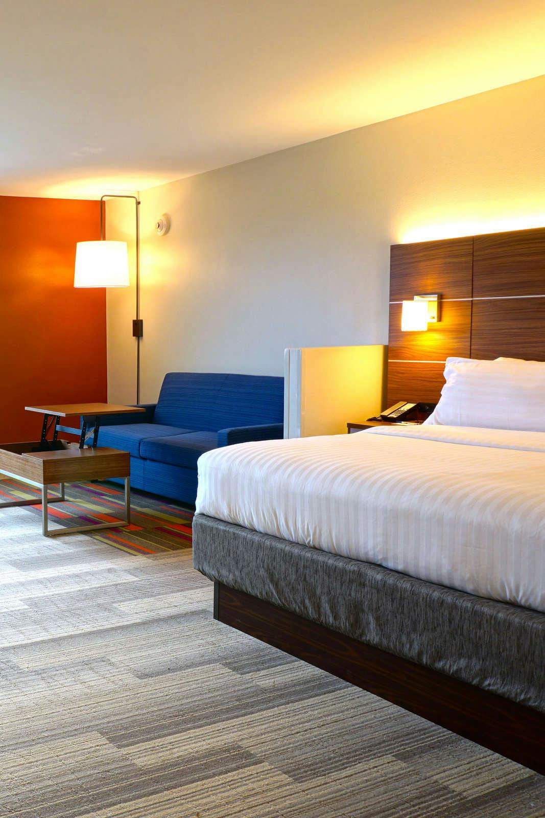 Hotel Holiday Inn Express & Suites Omaha Millard Area photo 3